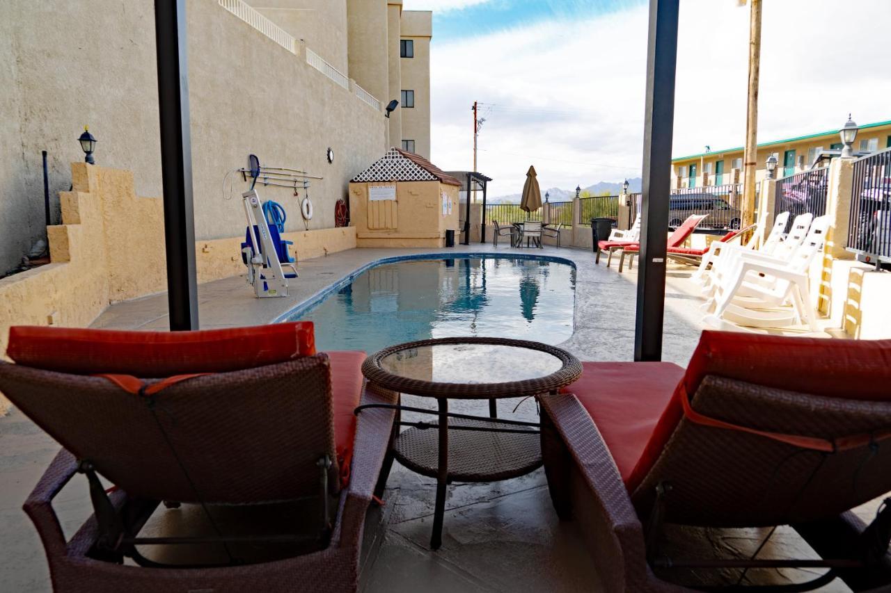 Windsor Inn Lake Havasu City Exterior foto