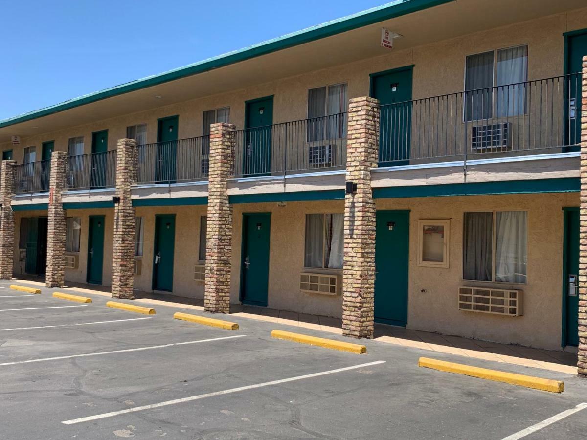 Windsor Inn Lake Havasu City Exterior foto